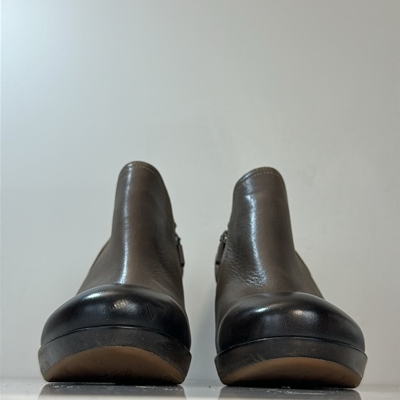 Dansko Marcia Brown Leather Ankle Booties Size 40(9.5-10) - Picture 4 of 15